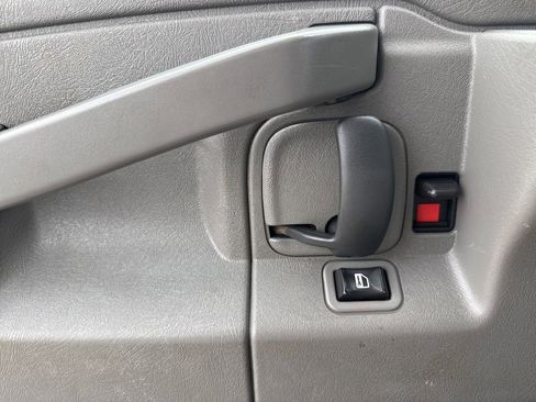 Used 2020 GMC Savana 4500 w/ Power Convenience Package image 24