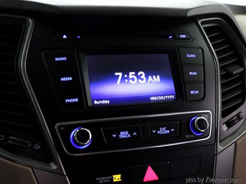 Used 2017 Hyundai Santa Fe Sport image 19