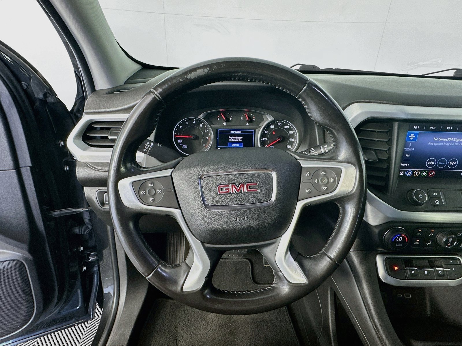 Used 2020 GMC Acadia SLE w/ Driver Convenience Package AWD/4WD image 11