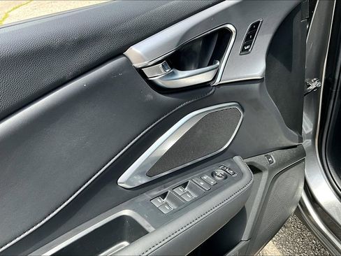 Used 2024 Acura RDX SH-AWD image 17