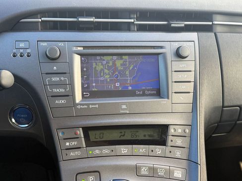 Used 2015 Toyota Prius Four image 23