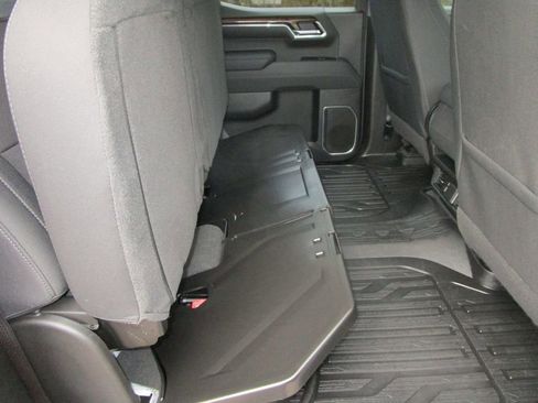 Used 2024 GMC Sierra 1500 SLE w/ X31 Off-Road Package image 24