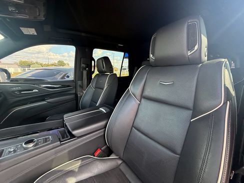 Used 2024 Cadillac Escalade Sport AWD/4WD image 13