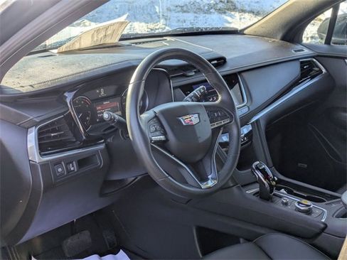 Used 2023 Cadillac XT6 Luxury image 14