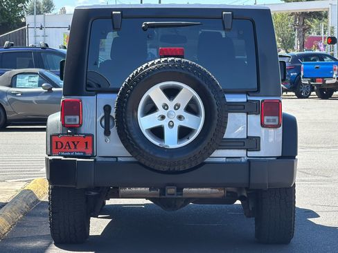 Used 2013 Jeep Wrangler Sport AWD/4WD image 6