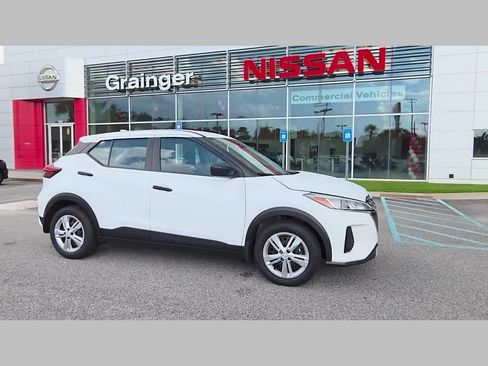 Used 2025 Nissan Kicks Play S FWD image 38