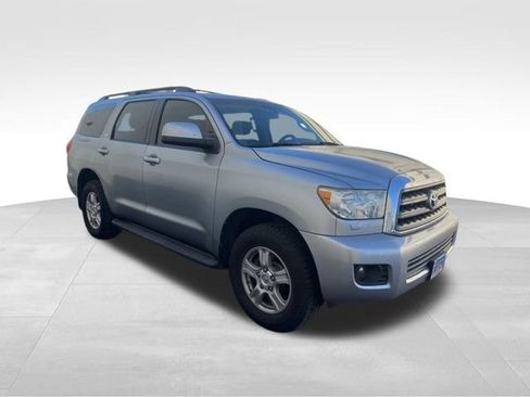 Used 2015 Toyota Sequoia SR5 image 4