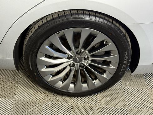 Used 2019 Genesis G90 3.3T Premium image 8