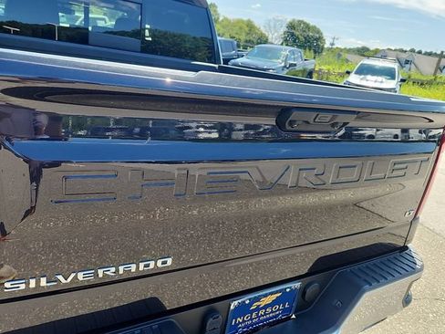 Used 2023 Chevrolet Silverado 1500 LT AWD/4WD image 30