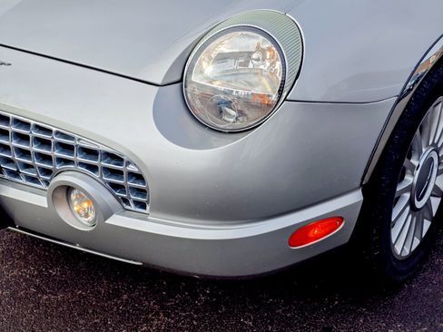 Used 2004 Ford Thunderbird image 2