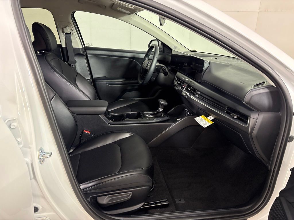 New 2026 Kia K4 EX FWD image 17