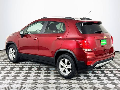 Used 2022 Chevrolet Trax LT w/ LT Convenience Package FWD image 6
