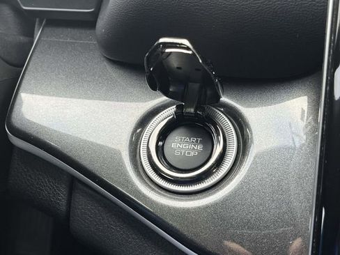 Used 2023 Jeep Grand Cherokee Altitude image 34