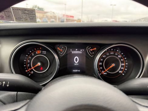 Used 2021 Jeep Wrangler Sport image 16