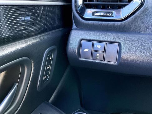 Certified 2025 Honda Pilot Black Edition image 33
