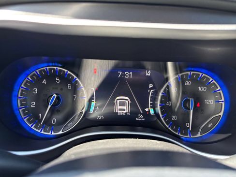 Used 2025 Chrysler Pacifica Select FWD image 42