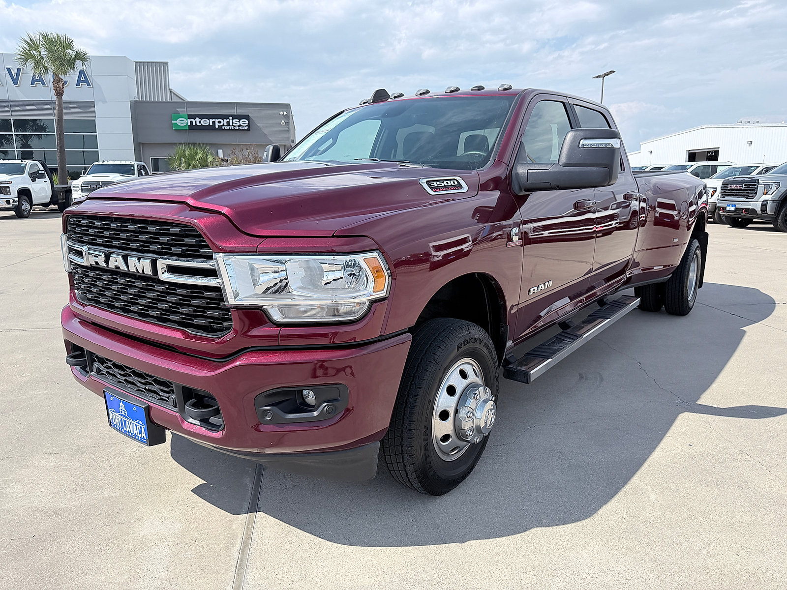 Used 2024 RAM 3500 Big Horn w/ Sport Appearance Package AWD/4WD image 3