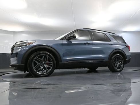 Used 2025 Ford Explorer ST AWD/4WD image 60