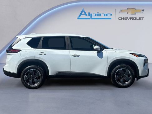 Used 2024 Nissan Rogue SV image 6