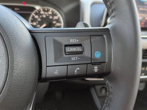Used 2024 Nissan Rogue SV w/ SV Premium Package FWD image 25