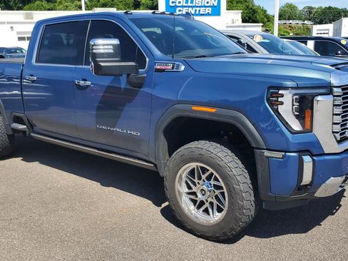Used 2024 GMC Sierra 2500 Denali w/ Denali Reserve Package AWD/4WD image 2