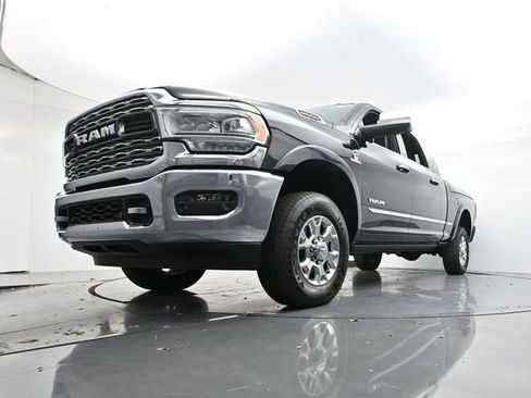 Used 2021 RAM 2500 Limited image 32