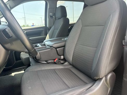 Used 2025 Chevrolet Silverado 1500 LT RWD image 16