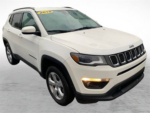 Used 2018 Jeep Compass Latitude w/ Popular Equipment Group AWD/4WD image 8