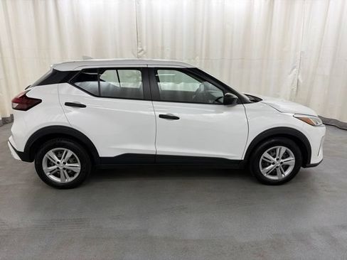 Used 2024 Nissan Kicks S FWD image 7