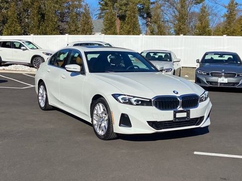 Used 2025 BMW 330i xDrive Sedan w/ Convenience Package image 3