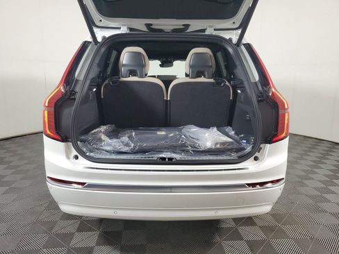 New 2026 Volvo XC90 T8 Plus w/ Protection Package Premier AWD/4WD image 9