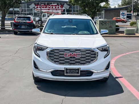 Used 2020 GMC Terrain Denali w/ Denali Premium Package FWD image 6