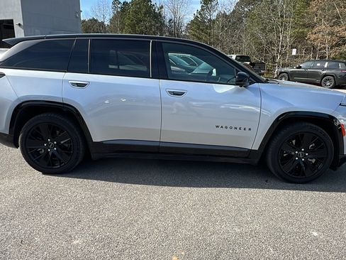 Used 2024 Jeep Wagoneer Launch Edition image 7