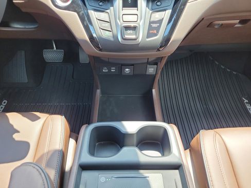 New 2026 Honda Odyssey Touring image 17