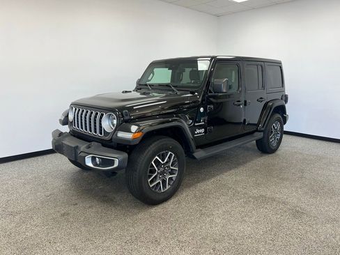 Used 2024 Jeep Wrangler Sahara image 16
