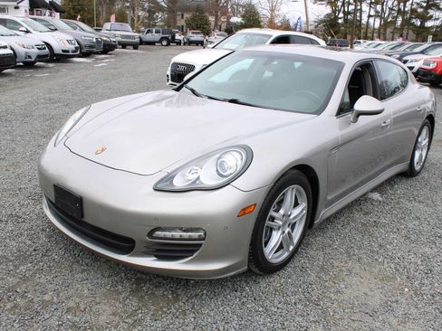Used 2011 Porsche Panamera image 2