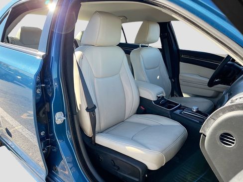 Certified 2023 Chrysler 300 Touring L w/ Comfort Group image 26