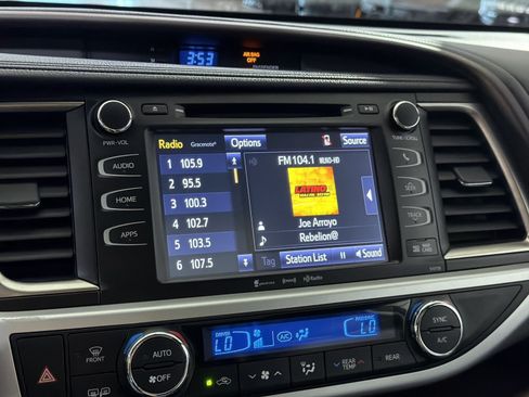 Used 2016 Toyota Highlander XLE AWD/4WD image 37