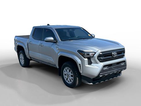Used 2024 Toyota Tacoma SR5 RWD image 7
