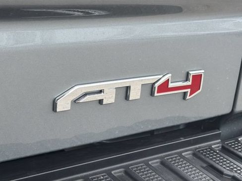 Used 2025 GMC Sierra 1500 AT4 w/ AT4 Premium Package AWD/4WD image 9