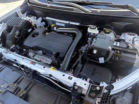 Certified 2023 GMC Terrain SLE w/ Driver Convenience Package image 10