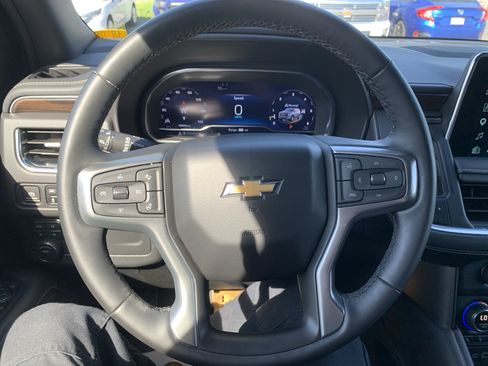 Used 2024 Chevrolet Tahoe Premier AWD/4WD image 17