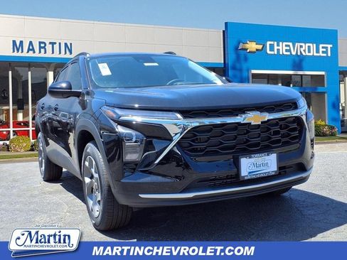 New 2025 Chevrolet Trax LT w/ Driver Confidence Package image 1