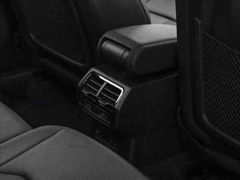 Certified 2025 Audi Q3 2.0T Premium w/ Convenience Package image 18