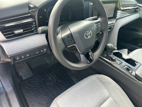 Used 2025 Toyota Camry LE w/ Convenience Package FWD image 11