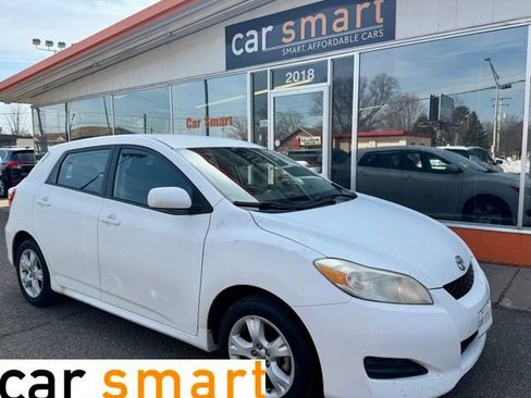 Used 2010 Toyota Matrix image 1