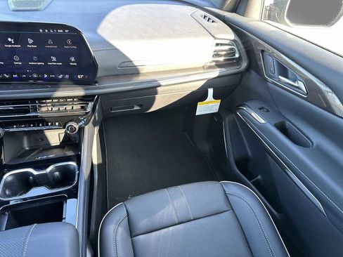 New 2026 Chevrolet Traverse High Country image 11