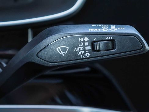 Used 2025 Audi Q3 2.0T Premium w/ Convenience Package image 34