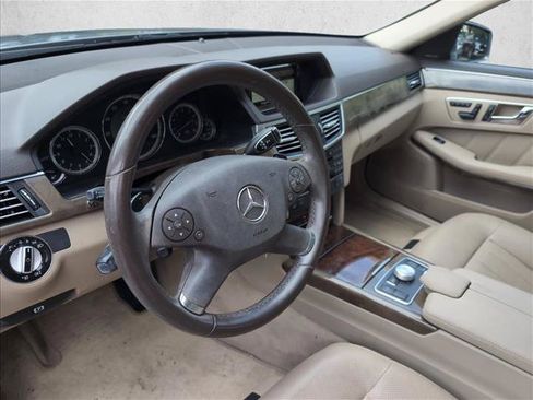 Used 2010 Mercedes-Benz E 550 Sedan image 8