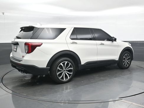 Used 2022 Ford Explorer ST AWD/4WD image 4